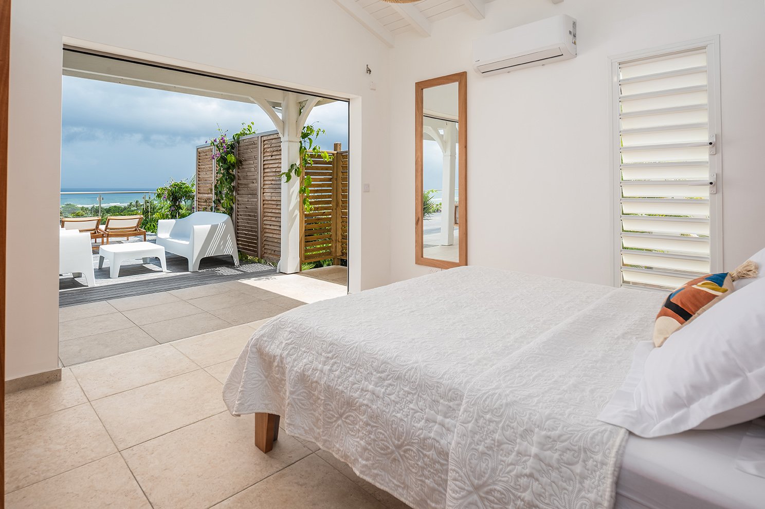 Chambre lit double avec vue sur mer Guadeloupe Saint-Francois